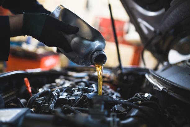 Oil Change Service Dubai – Engine & Gear Oil Experts